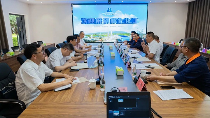 云煤（凯时娱乐人生就是博）集团党委副书记、总司理高建嵩一行到解化化工分公司开展2022年第一季度生产谋划事情督导调研