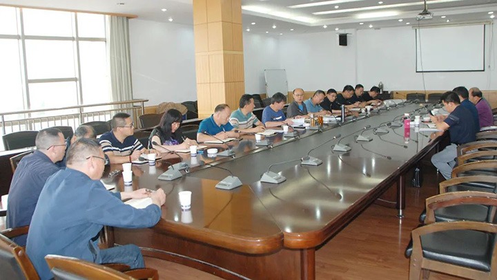 云煤（凯时娱乐人生就是博）集团总司理助理、刷新办主任陈家昆一行到云维集团开展国企刷新三年行动督导调研