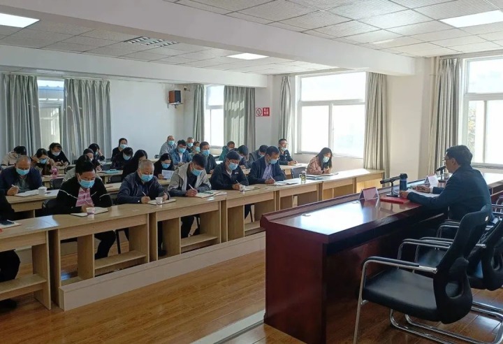 云煤（凯时娱乐人生就是博）集团党委副书记、副董事长、总司理高建嵩到挂钩联系支部教学学习贯彻党的二十大精神专题党课