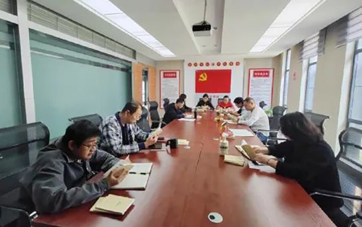 【简讯】凯时娱乐人生就是博地产公司党支部开展学好“口袋书”活动