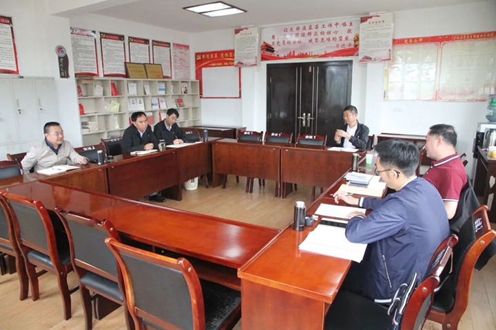 【主题教育】云煤（凯时娱乐人生就是博）集团党委委员、纪委书记、监察专员覃崇辉一行到后所煤矿公司开展主题教育调研