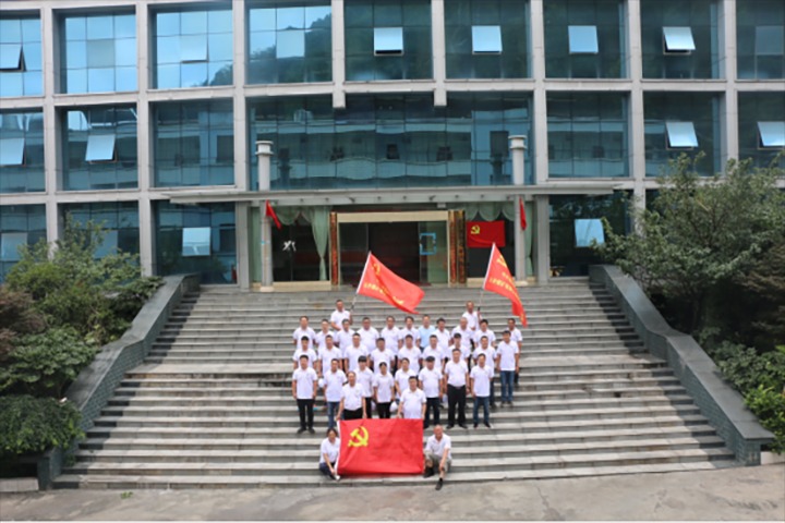 【云煤简讯】天井煤矿开展七一主题党日活动|曲煤焦化公司、解化化工分公司开展主题教育事情推进会