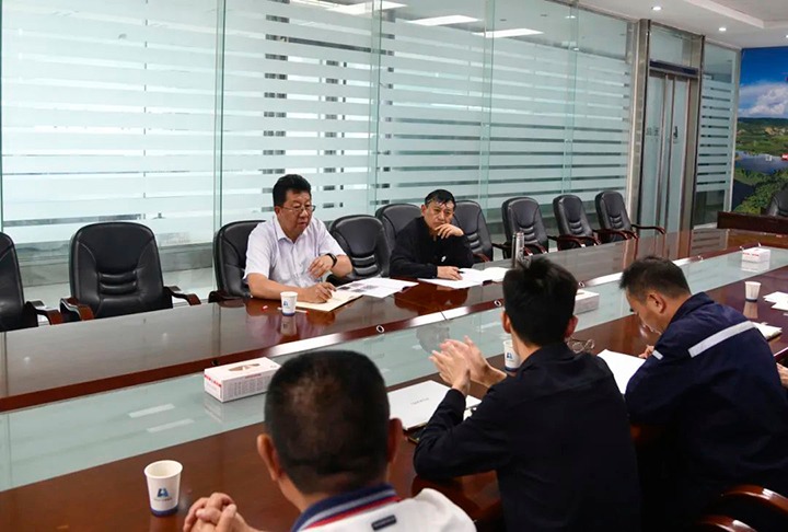 【主题教育】云煤（凯时娱乐人生就是博）集团专职外部董事寸延峰一行到先锋化工开展主题教育调研