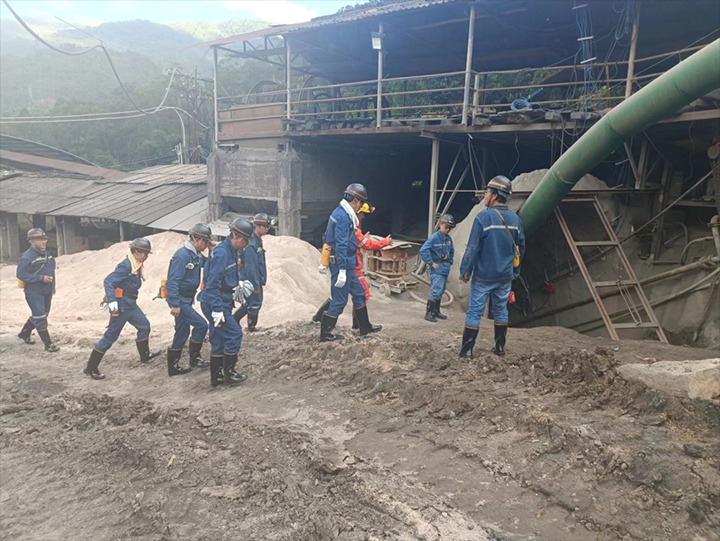 【聚焦云煤】云煤（凯时娱乐人生就是博）集团党委副书记、副董事长、总司理高建嵩到源能矿建胜利煤矿项目部检查