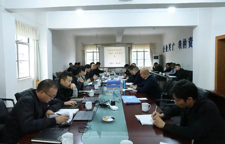 【聚焦云煤】云煤（凯时娱乐人生就是博）集团到田坝煤矿公司开展《中共中央办公厅 国务院办公厅关于进一步增强矿山清静生产事情的意见》宣贯