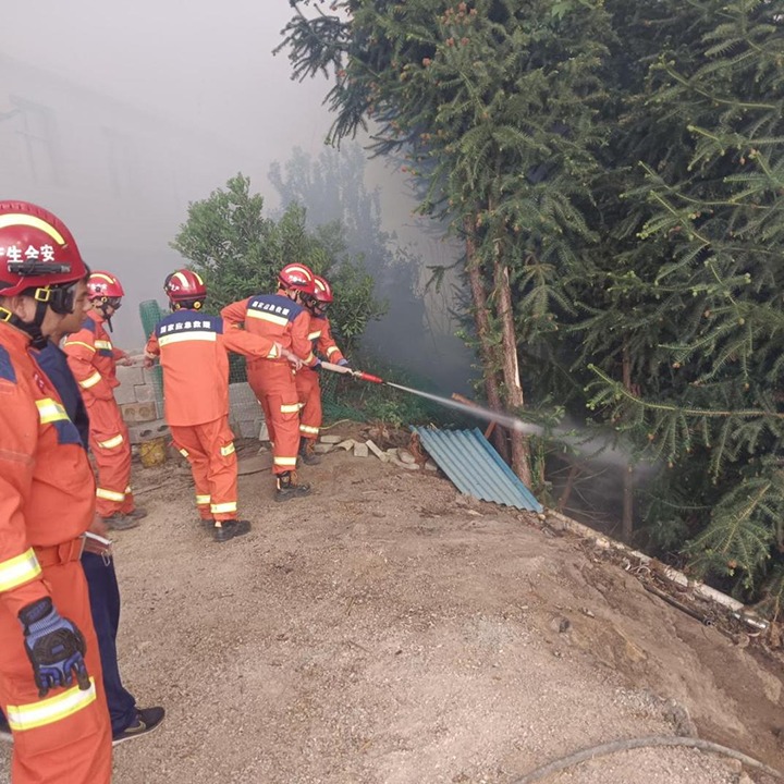 【聚焦云煤】你们来了，，我们就放心了——东源队乐成杀绝富源县山火