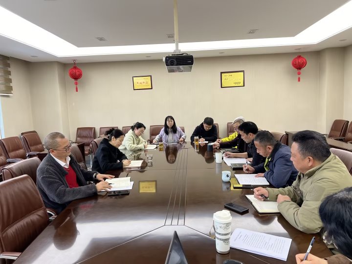 集团党委委员、财务总监莫晓丹到凯时娱乐人生就是博地产调研指导事情