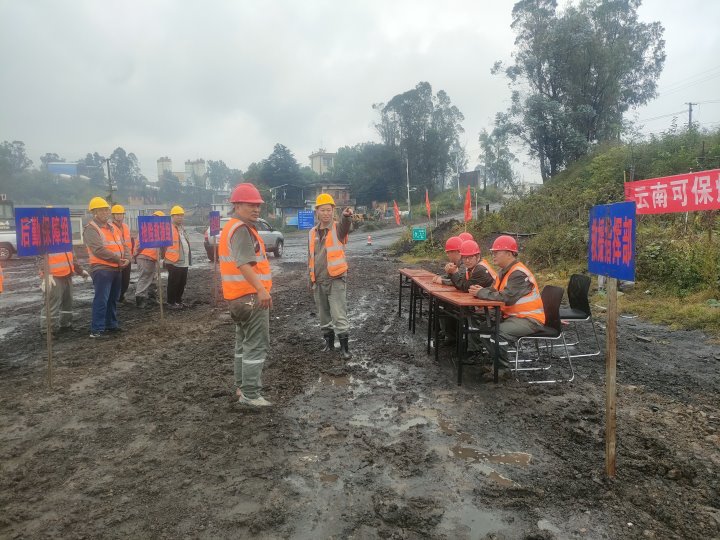 应急始于心，，，，，，提防始于行——可保煤矿公司开展火灾专项应急预案演练